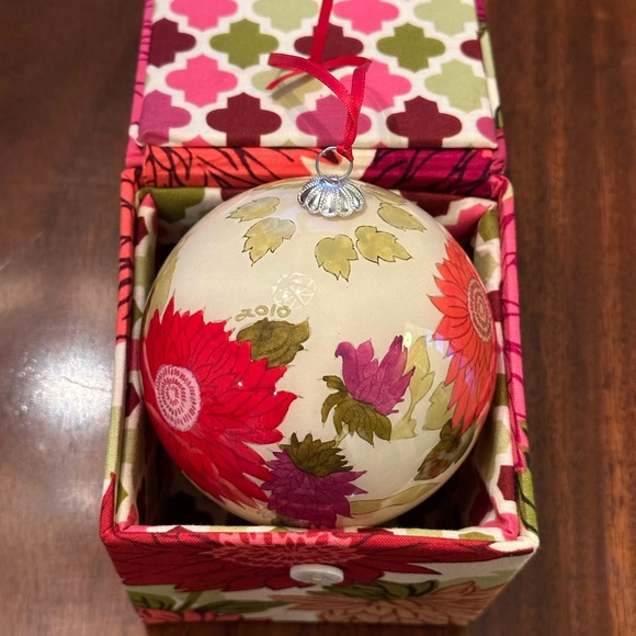 Hello Dahlia! Vera Bradley Holiday Ornament - Picture 1 of 6